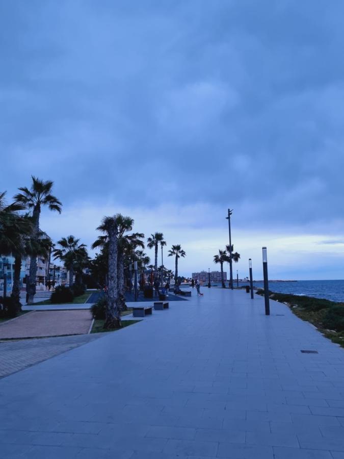 Luxury Evita Apartments In Torrevieja Bagian luar foto