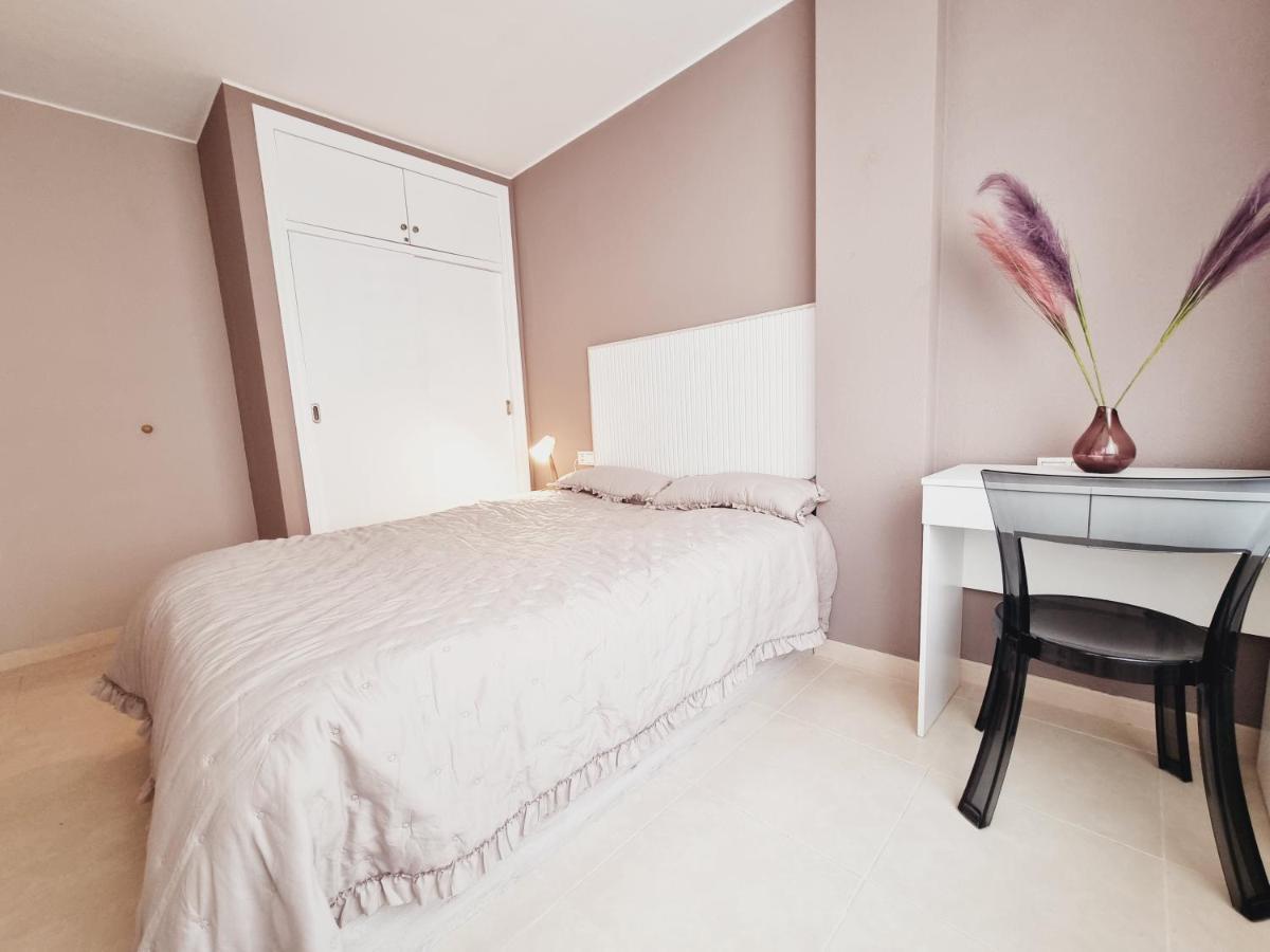 Luxury Evita Apartments In Torrevieja Bagian luar foto