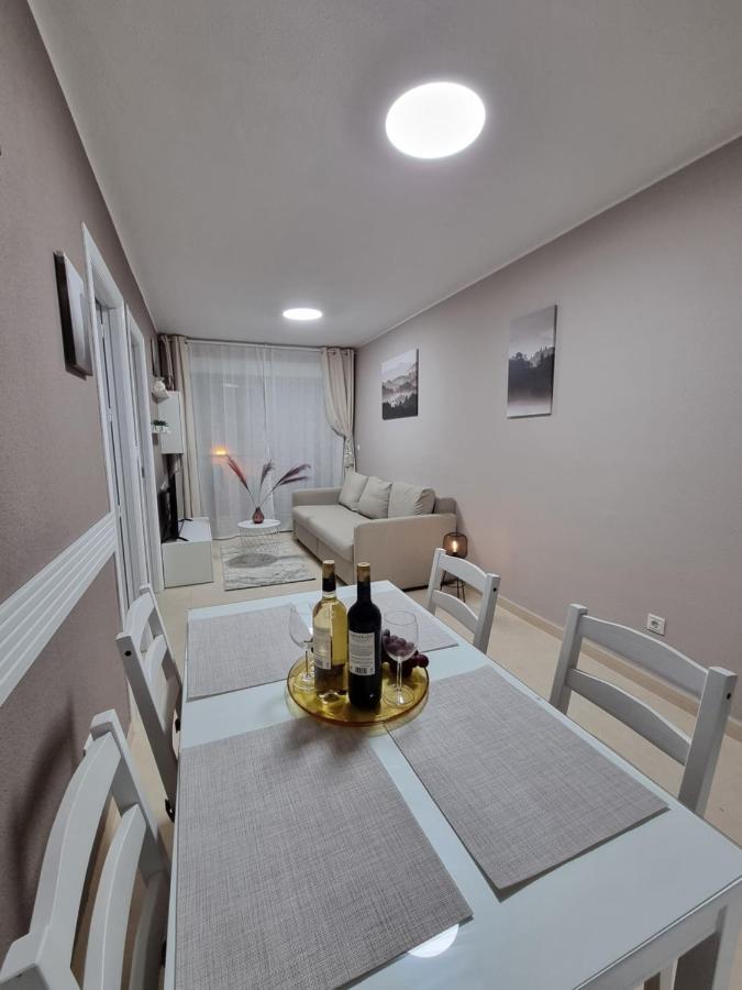 Luxury Evita Apartments In Torrevieja Bagian luar foto